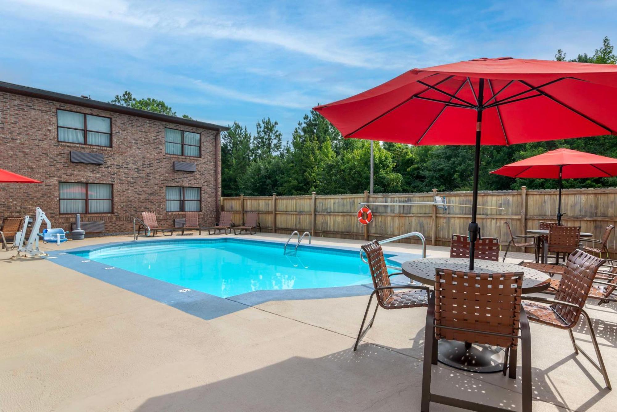 Best Western Auburn/Opelika Inn Екстериор снимка