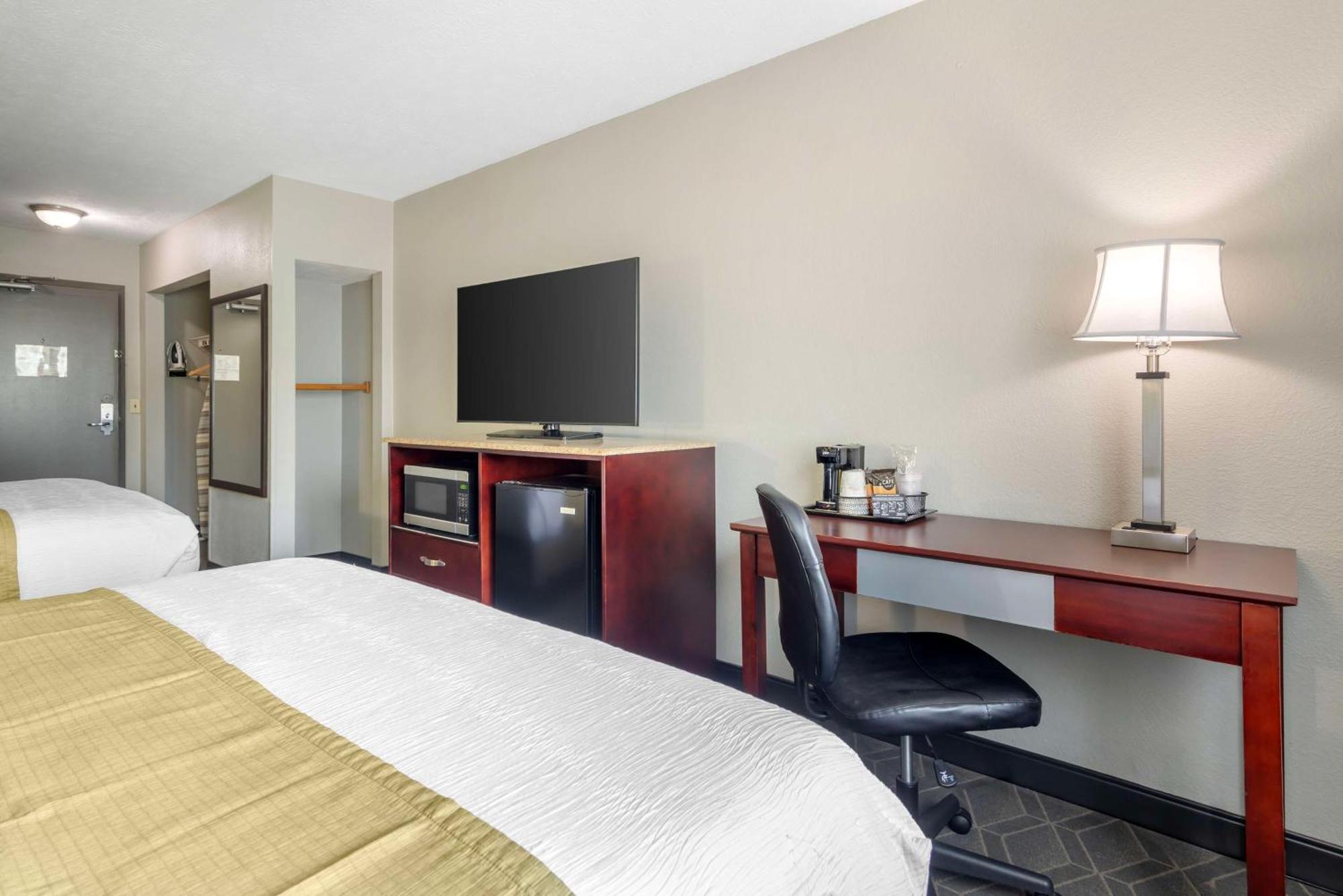 Best Western Auburn/Opelika Inn Екстериор снимка