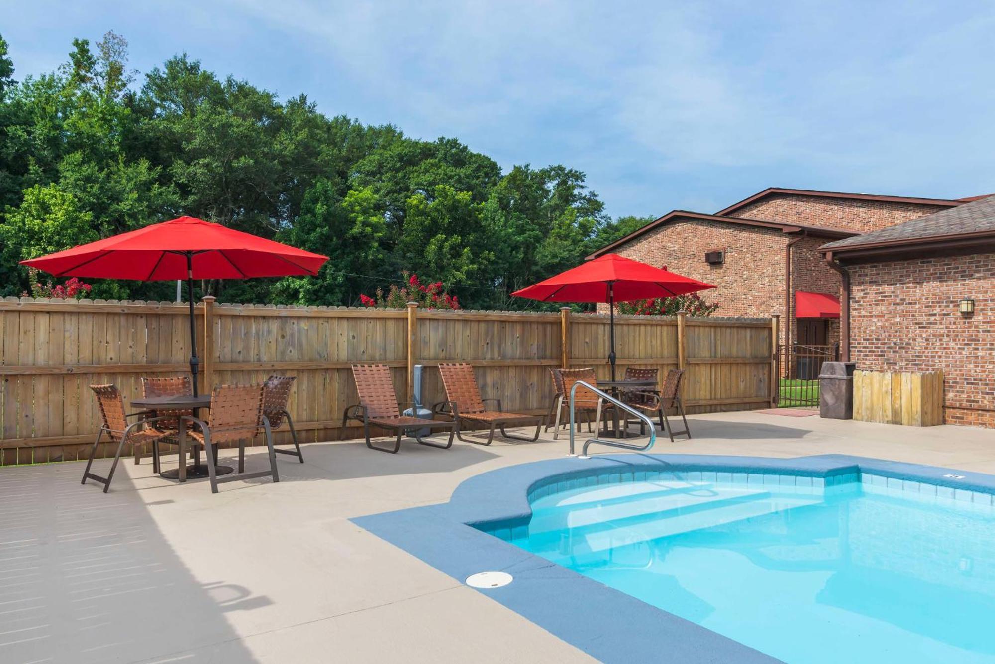 Best Western Auburn/Opelika Inn Екстериор снимка