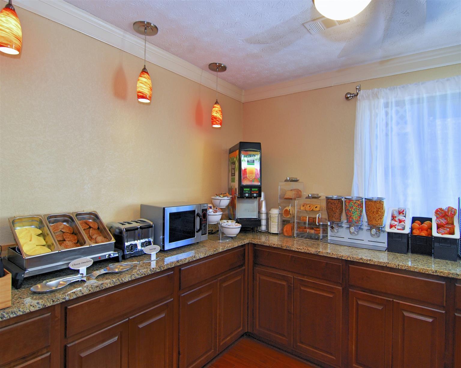 Best Western Auburn/Opelika Inn Екстериор снимка