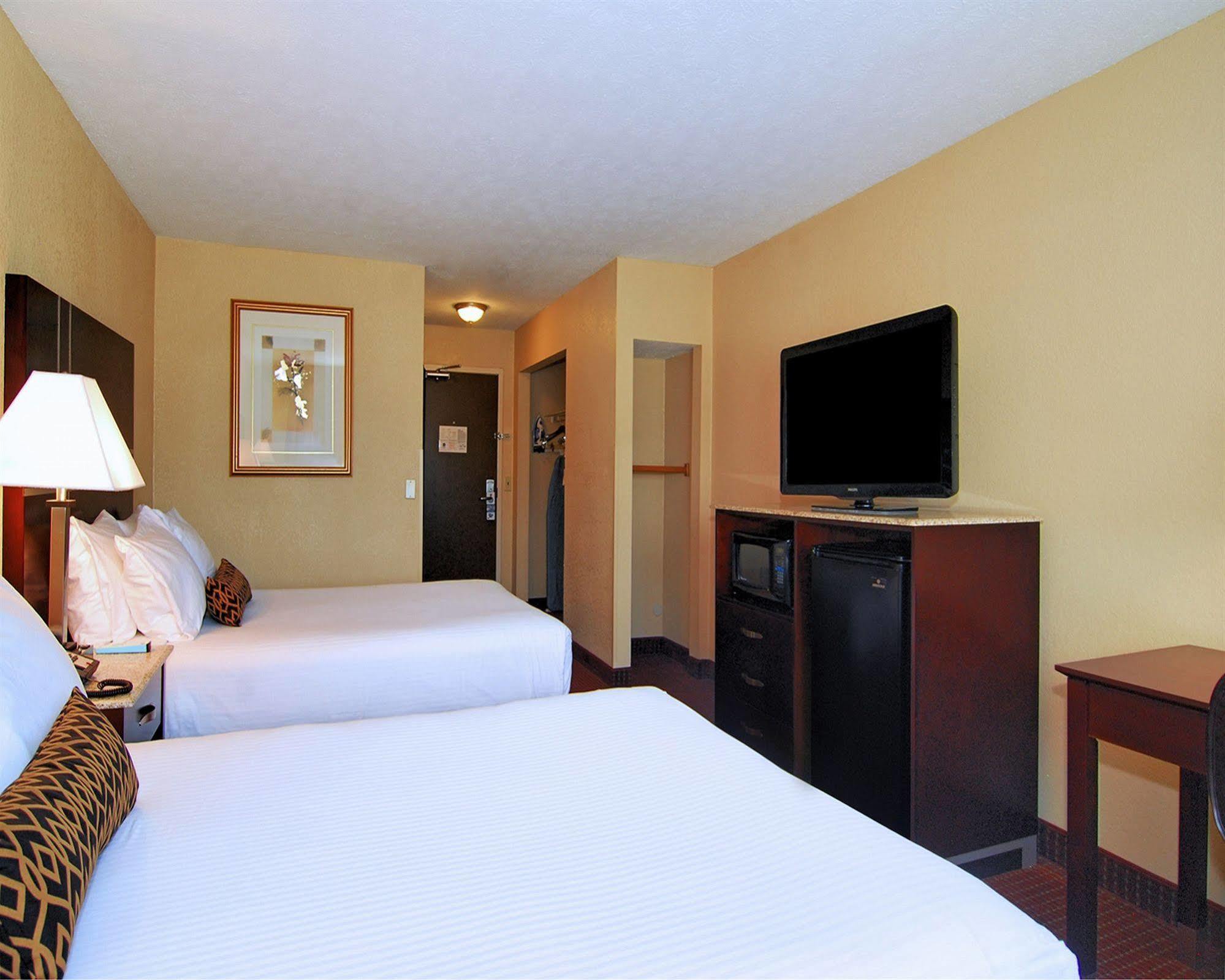 Best Western Auburn/Opelika Inn Екстериор снимка