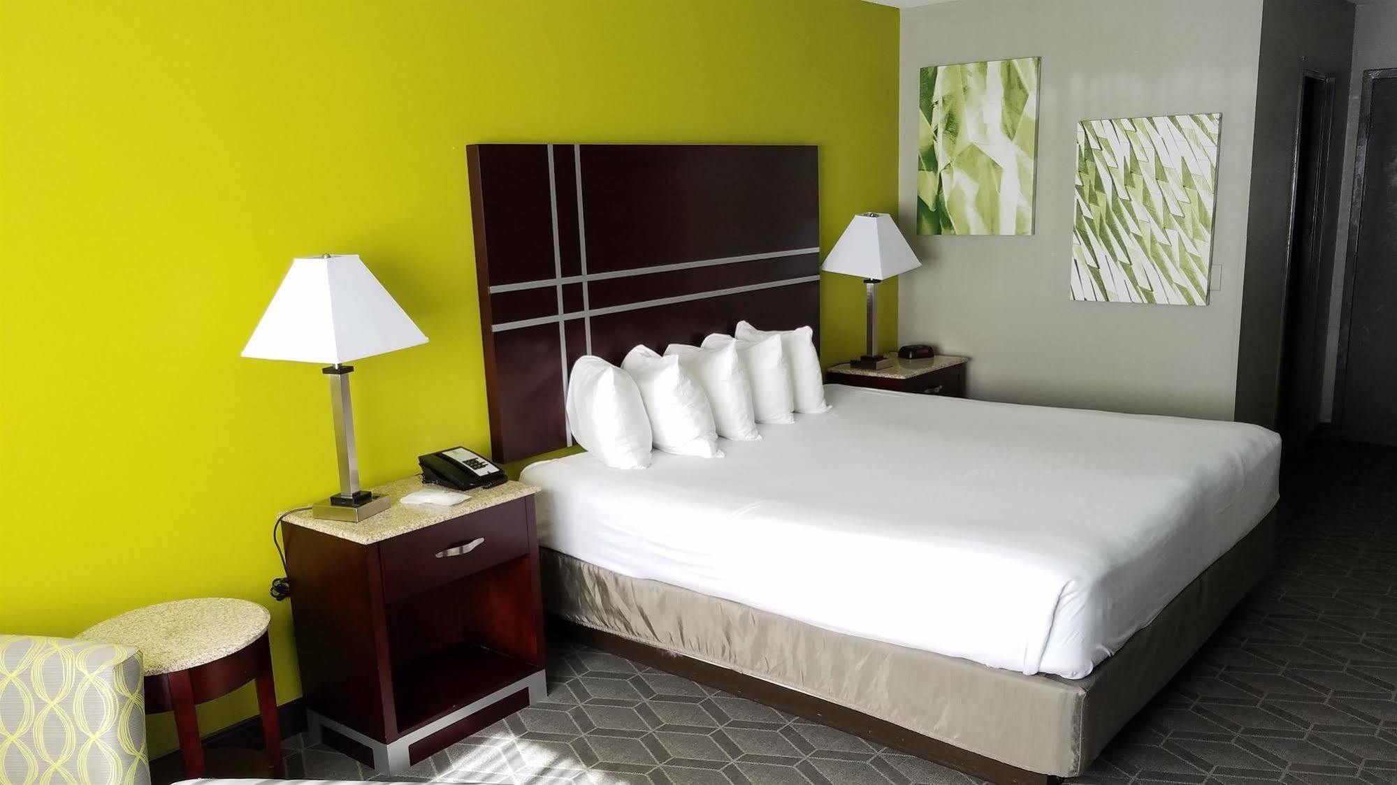 Best Western Auburn/Opelika Inn Екстериор снимка